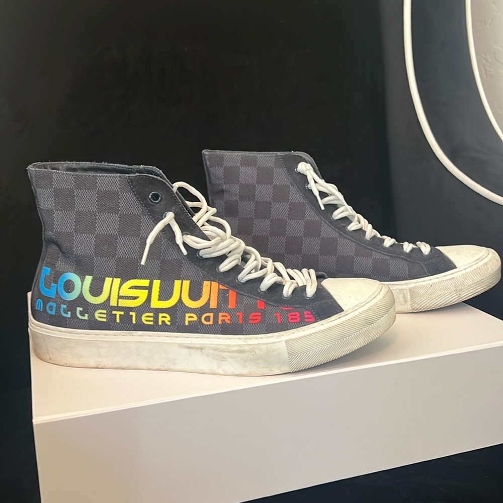 Men Louis Vuitton Damier Print Sneakers Size 8